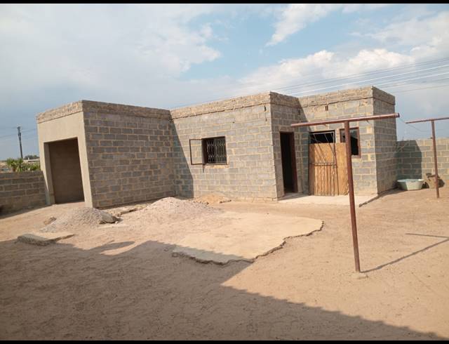 4 BEDROOM HOUSE FOR SALE IN LAKESIDE